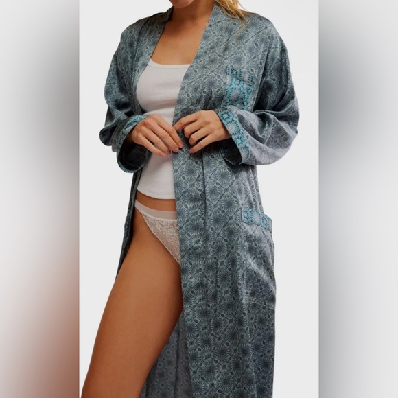 Free People Oasis House Robe M/L NWT - Picture 4 of 9